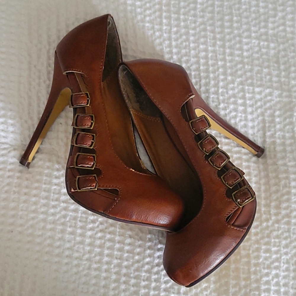 Michael Antonio brown heel with buckle detail